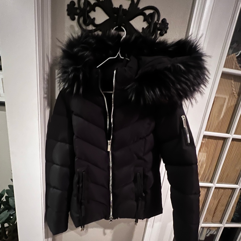 SHEIN Black Quilted Jacket with Two Way Zipper - Picture 3 of 8
